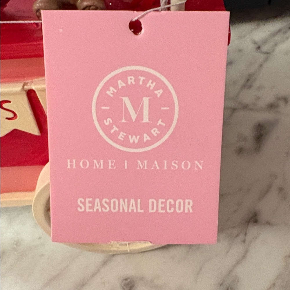 NWT/Martha Stewart Seasonal Valentine Kiosk Decor - Red & Cream - Picture 3 of 17